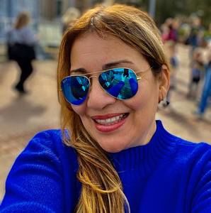 Meet your Posher, Maria e.